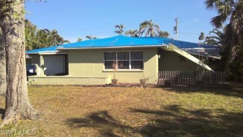 Ranch in NORTH FORT MYERS FL 4265 Harbour LN.jpg