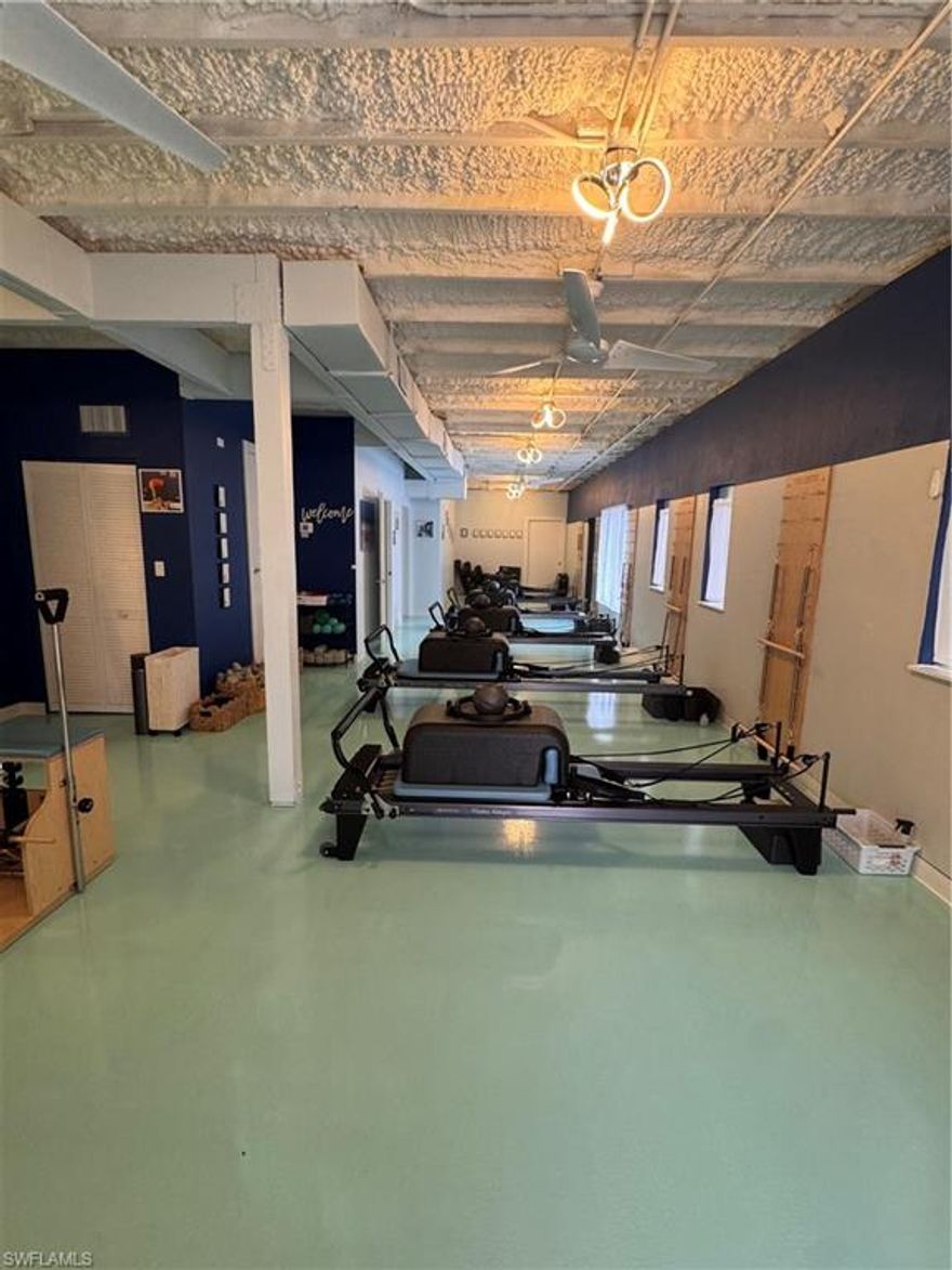 Elevate your business in this beautifully maintained, high-visibility space located just off Colonial Blvd. Perfectly positioned for ease of access, this unit offers a professional environment for your team and clients alike.
Includes a dedicated, separate parking space—a rare find in this high-demand area.
Location: Immediate proximity to I-75 and US-41, placing you in the heart of Fort Myers' commercial hub.
Available: May 1st