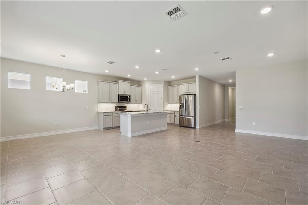 CORAL BAY - Residential