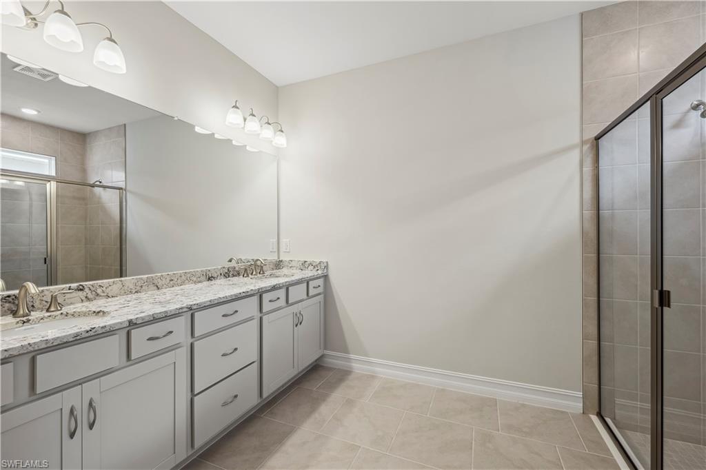 CORAL BAY - Residential