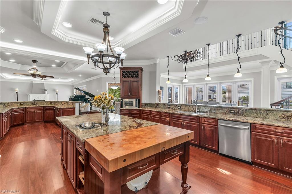 MARCO BEACH - Residential