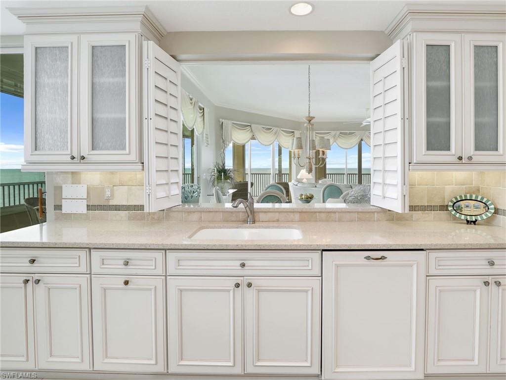 BAREFOOT BEACH CLUB - Residential