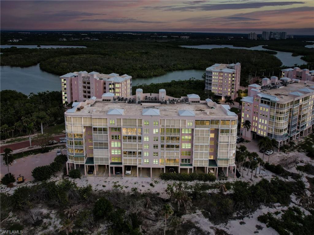 BAREFOOT BEACH CLUB - Residential