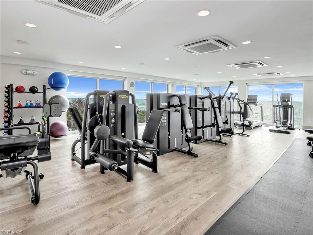 BAREFOOT BEACH CLUB - Residential