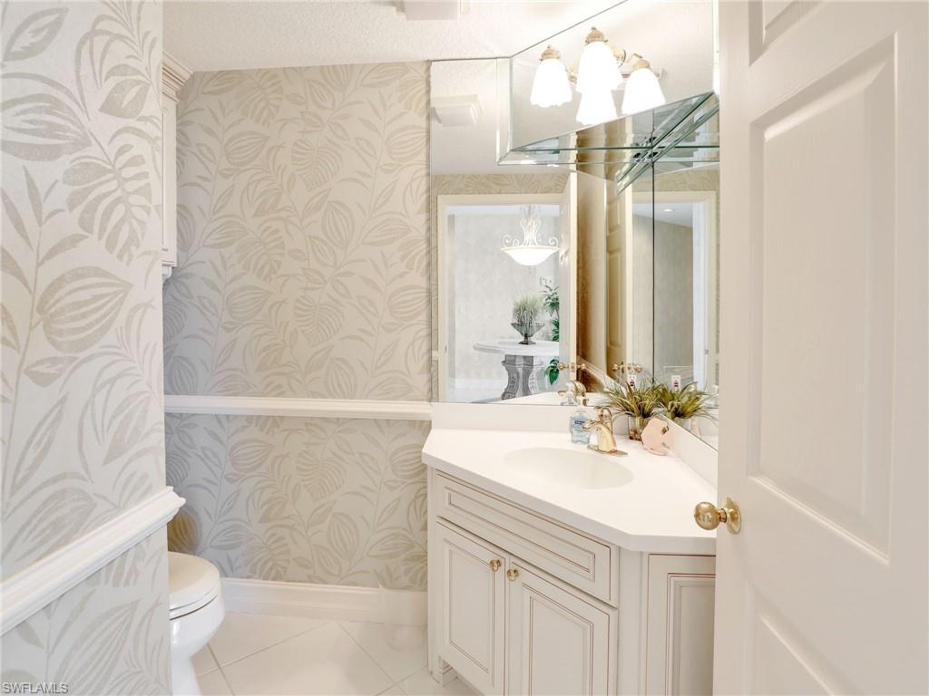 BAREFOOT BEACH CLUB - Residential