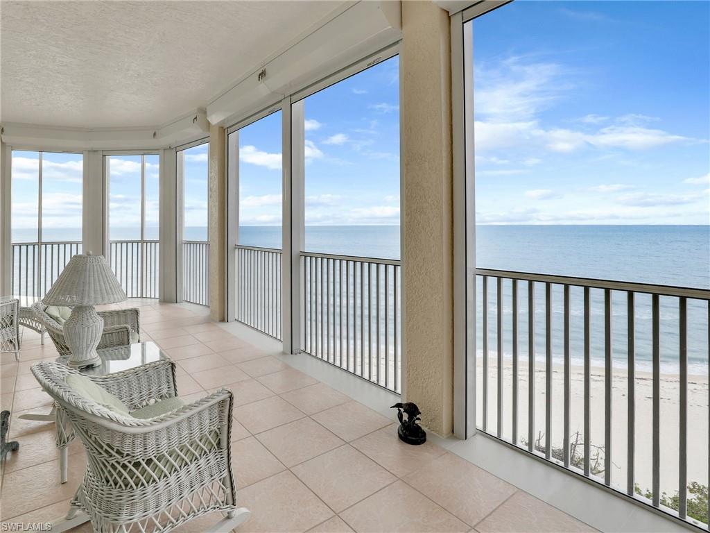 BAREFOOT BEACH CLUB - Residential