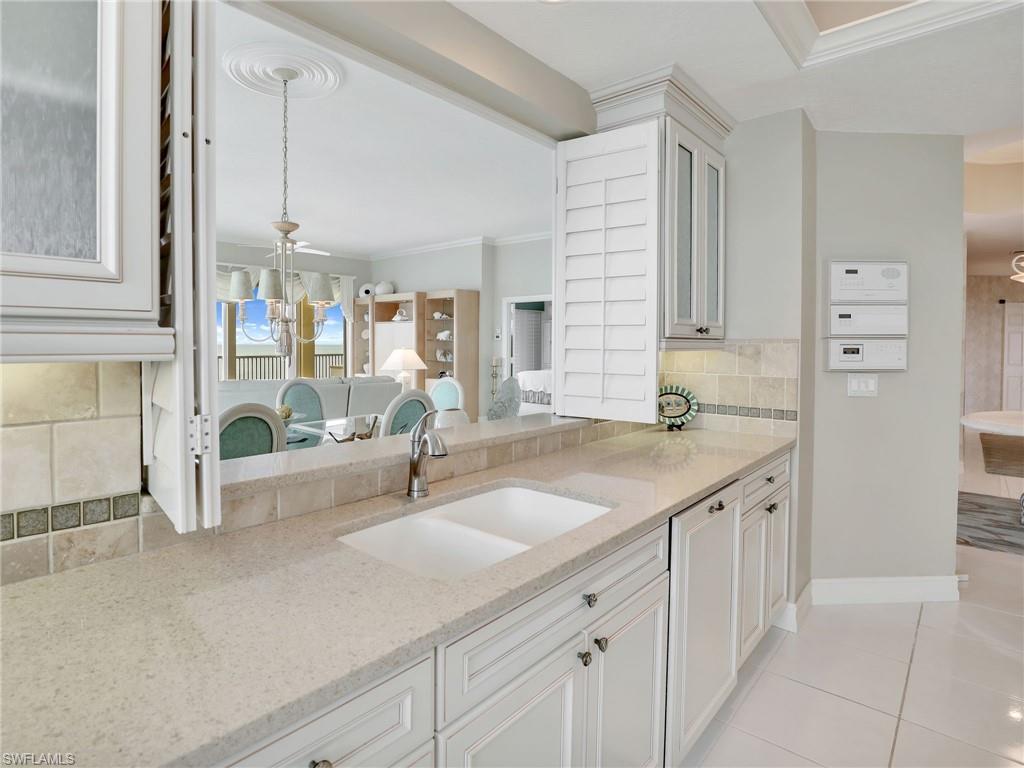 BAREFOOT BEACH CLUB - Residential