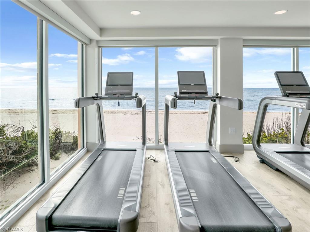 BAREFOOT BEACH CLUB - Residential