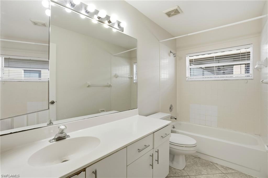 CROWN POINTE EAST - Residential Lease