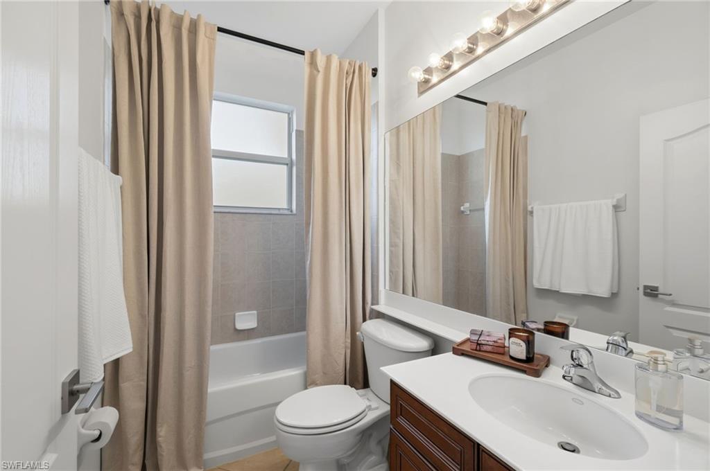 COLONIAL SHORES - Residential