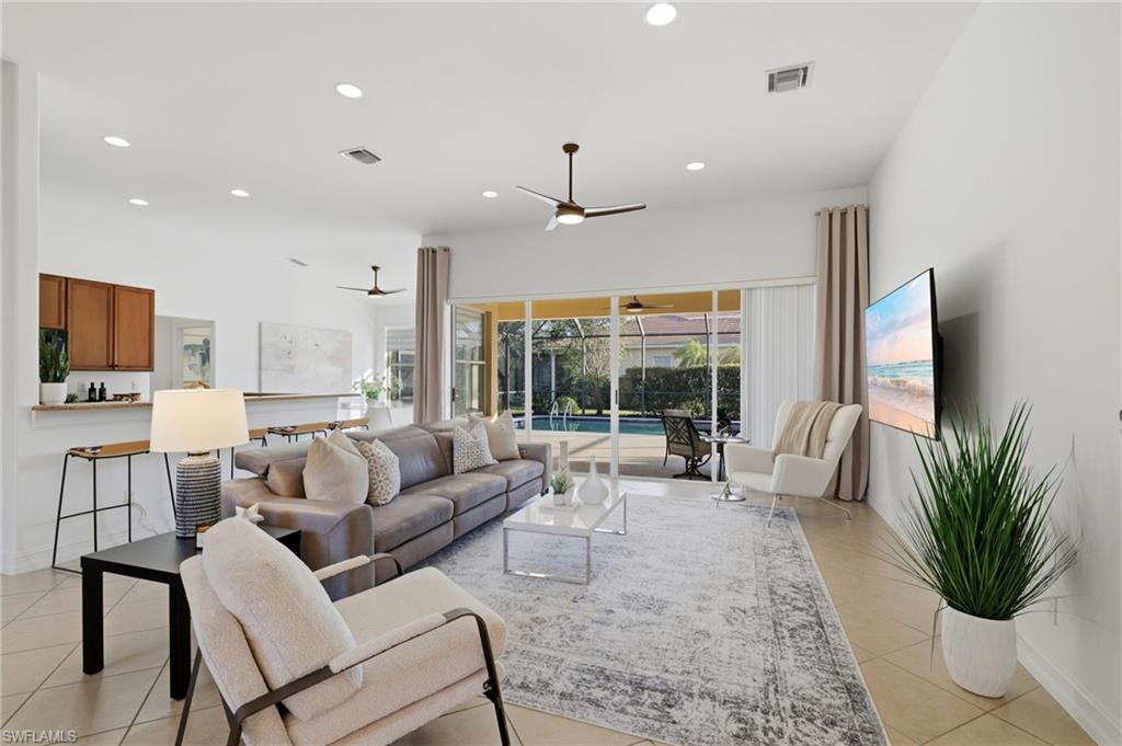 COLONIAL SHORES - Residential