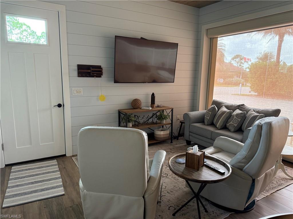 GOLDEN PALMS LUXURY MOTORCOACH RESORT - Land