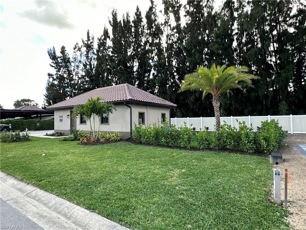 GOLDEN PALMS LUXURY MOTORCOACH RESORT - Land