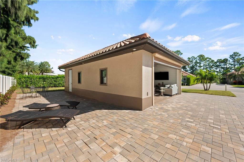 GOLDEN PALMS LUXURY MOTORCOACH RESORT - Land