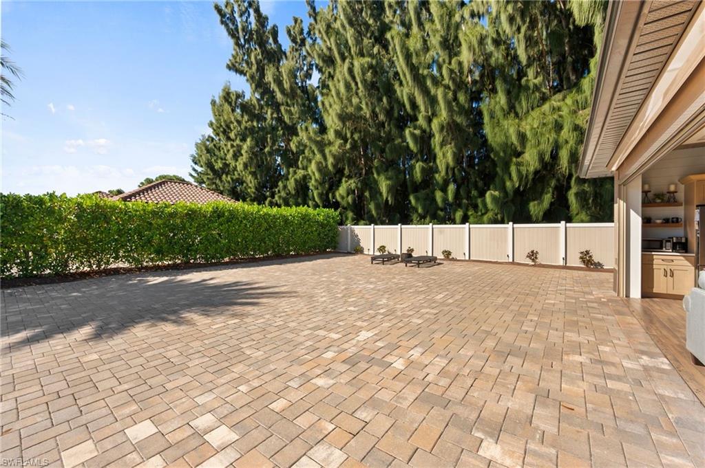 GOLDEN PALMS LUXURY MOTORCOACH RESORT - Land