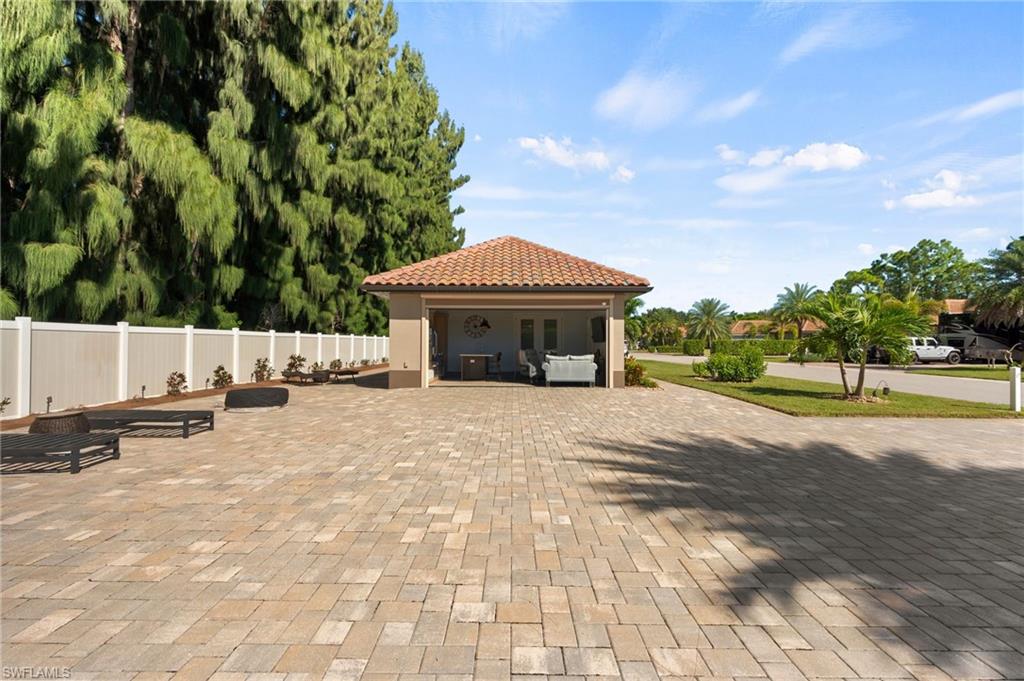 GOLDEN PALMS LUXURY MOTORCOACH RESORT - Land