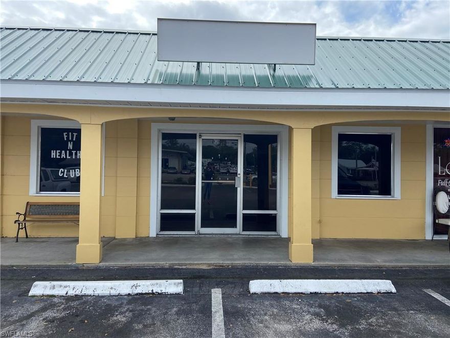 Unit located off of State Road 80 in LaBelle. This unit is in the center of LaBelle! Surrounded by other successful businesses, this location would be the perfect spot for a business of your own! With 1400+- sq ft, you can host a wide variety of entertainment, like shops, studios, etc. This unit will go fast- schedule a showing soon!