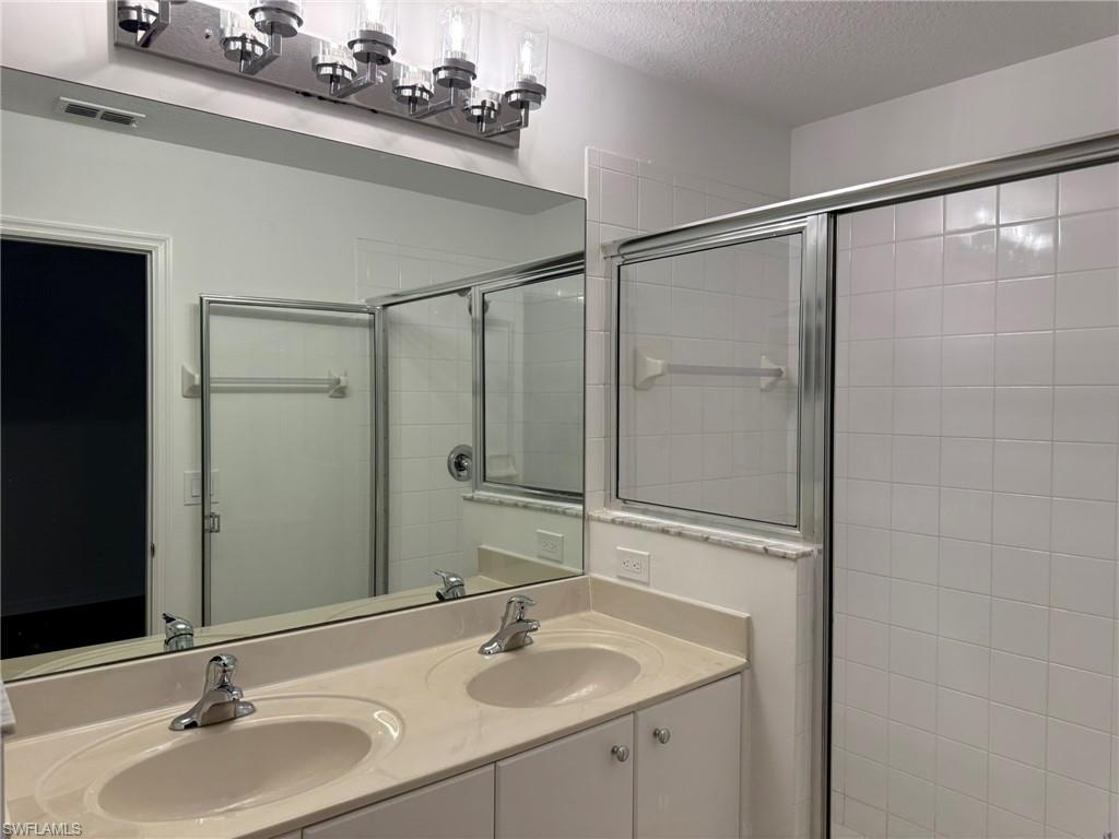 CORAL LAKES - Residential