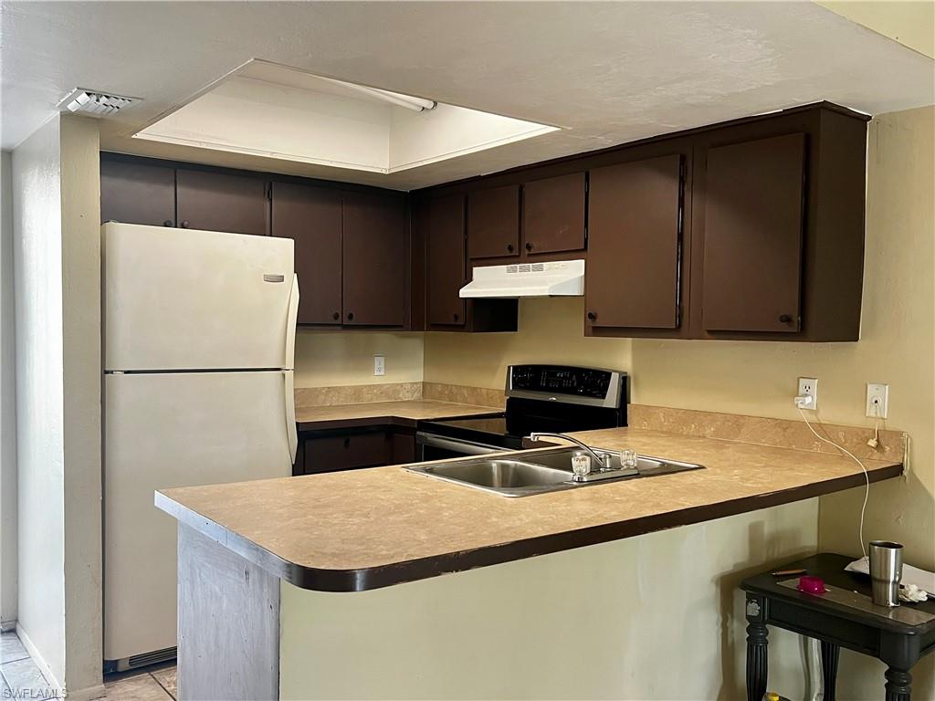 BANYAN TREE OF FT MYERS CONDO - Residential Lease