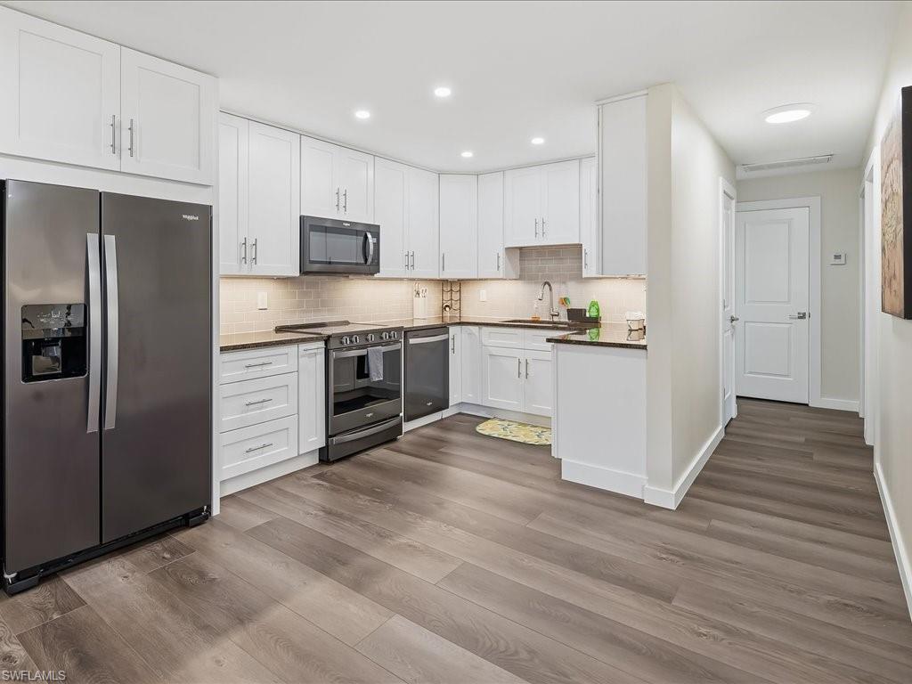 GLADES COUNTRY CLUB - Residential