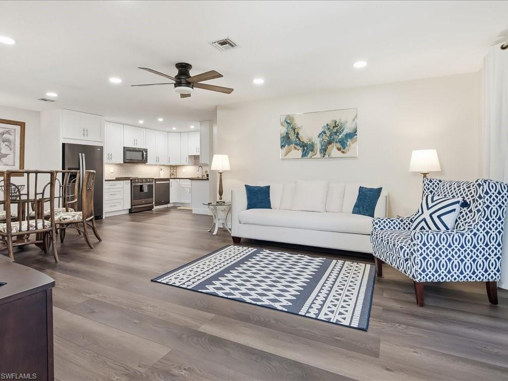 GLADES COUNTRY CLUB - Residential