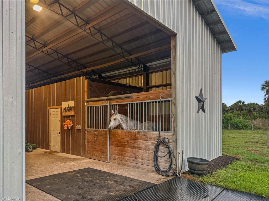 1960 Moulder DR
