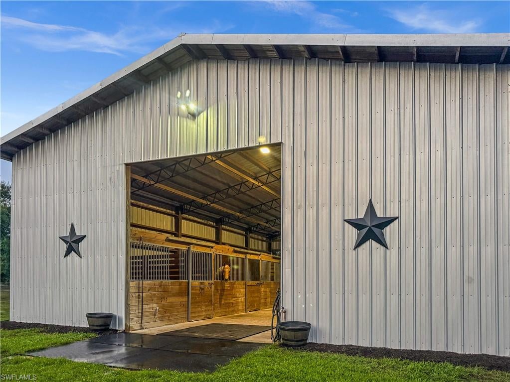 1960 Moulder DR