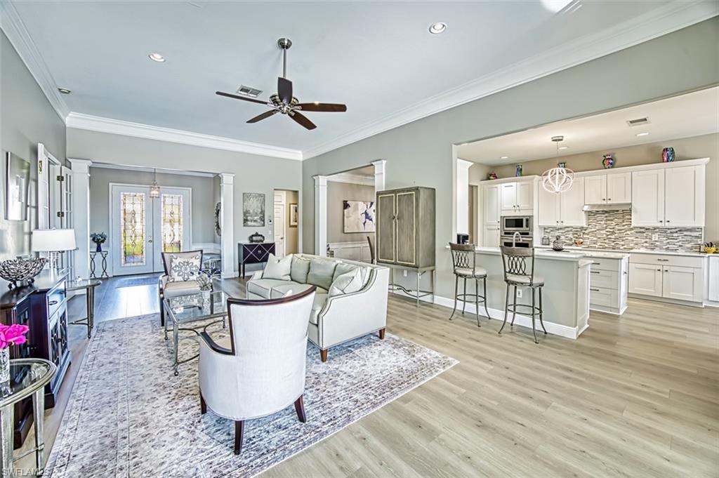 THE LINKS - Residential