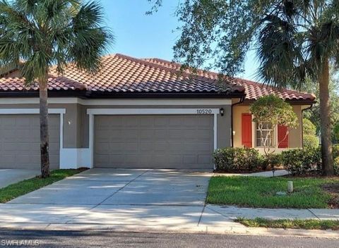 Townhouse in FORT MYERS FL 10520 Diamante WAY.jpg