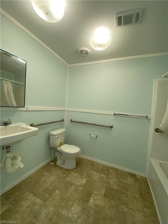 SUNCOAST ESTATES UNREC - Residential Lease