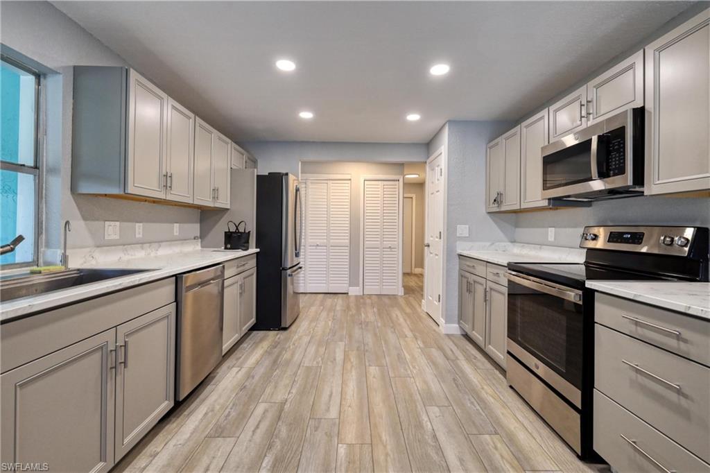 ISLAND PARK - Residential