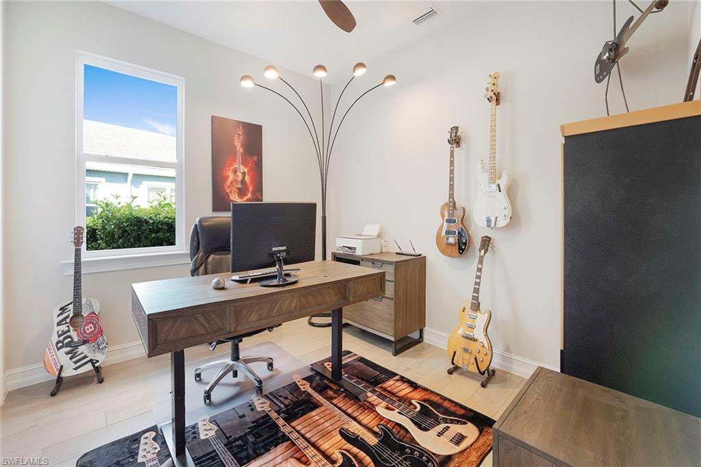 SUTTON CAY - Residential