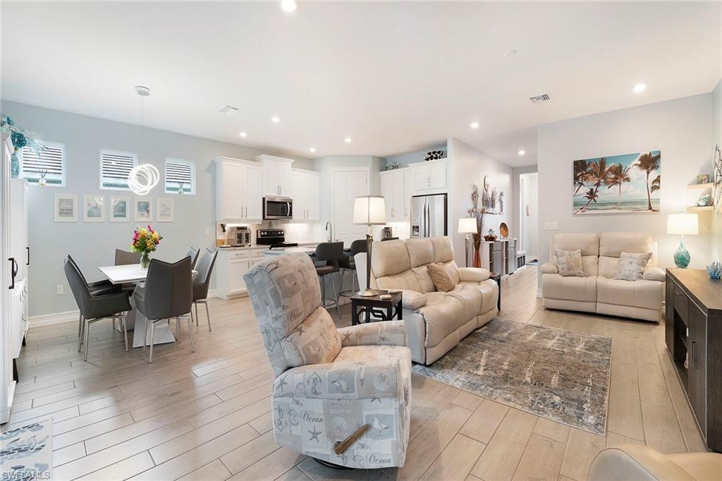 SUTTON CAY - Residential