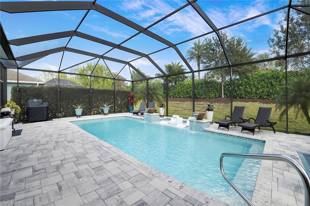 SUTTON CAY - Residential