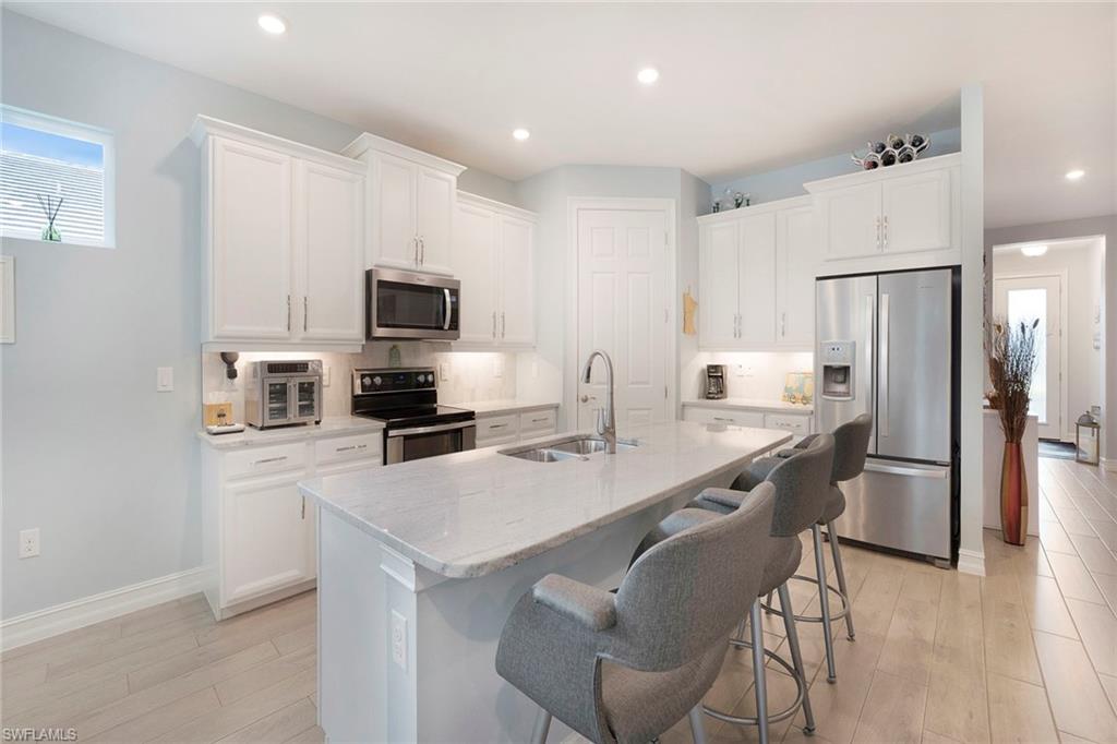 SUTTON CAY - Residential