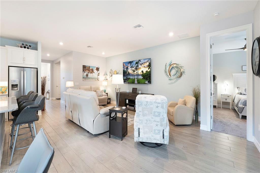 SUTTON CAY - Residential