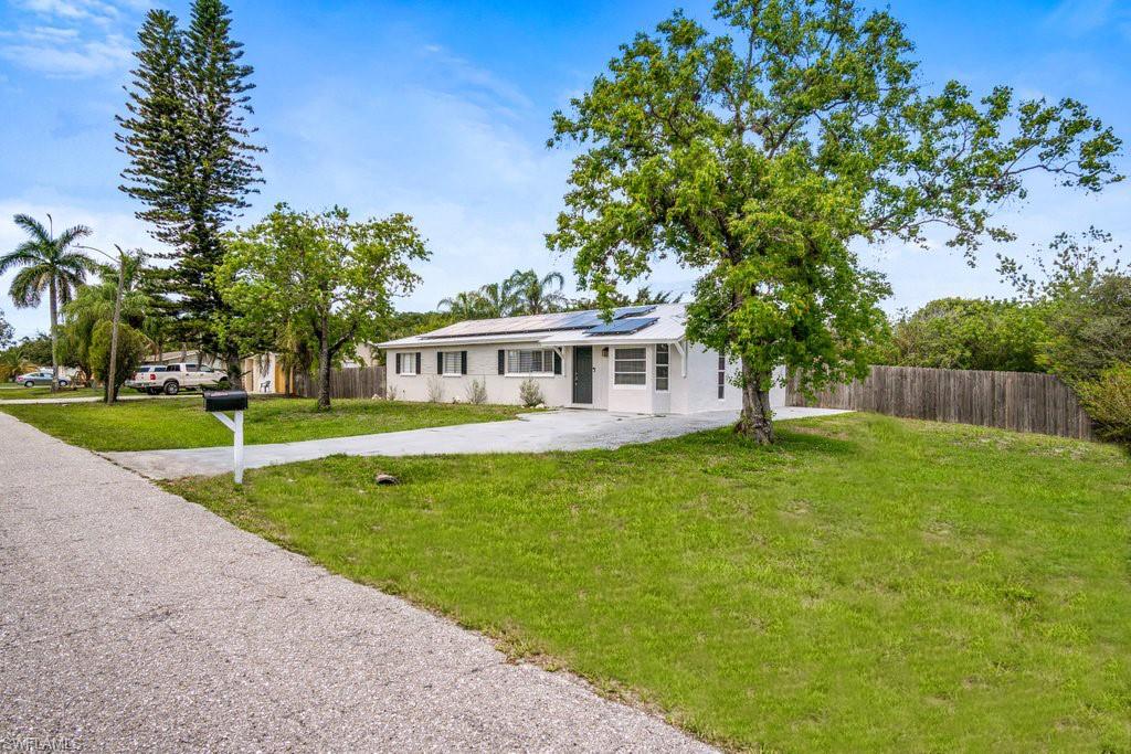 FORT MYERS SHORES - Residential