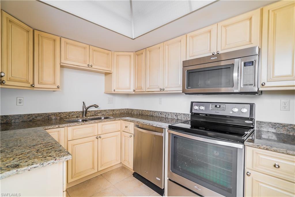 FOUR WINDS - Residential