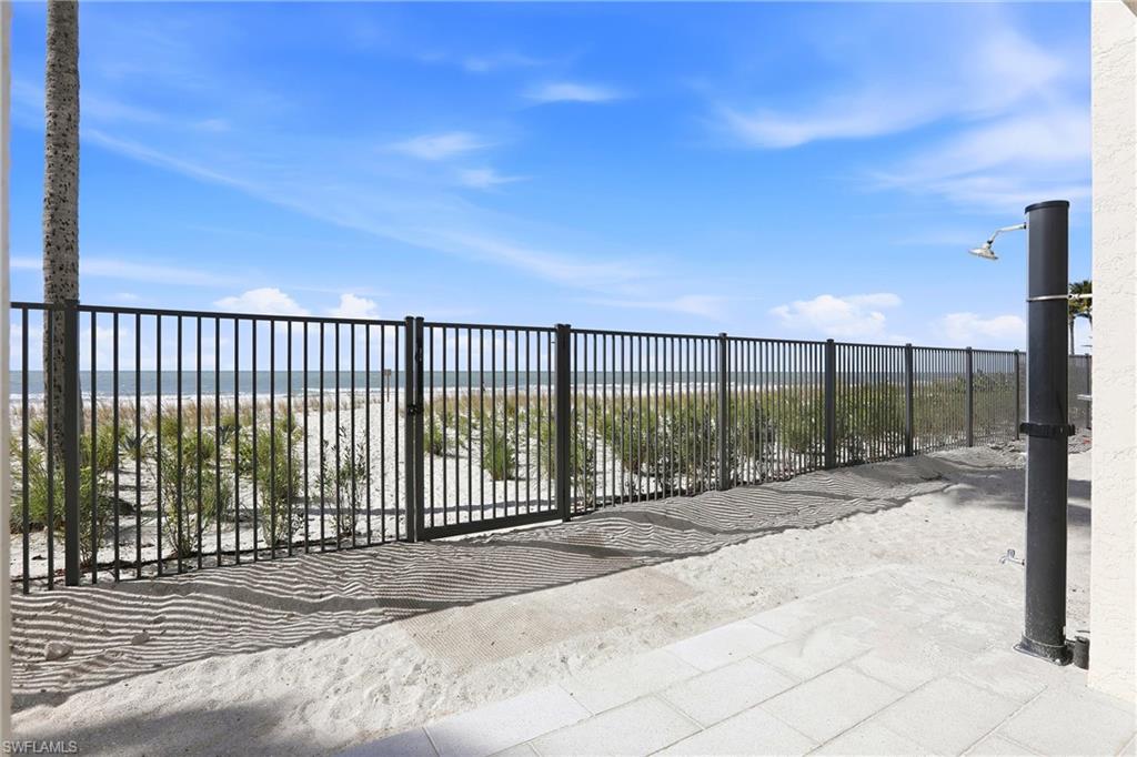 VILLAS OF VANDERBILT BEACH - Residential