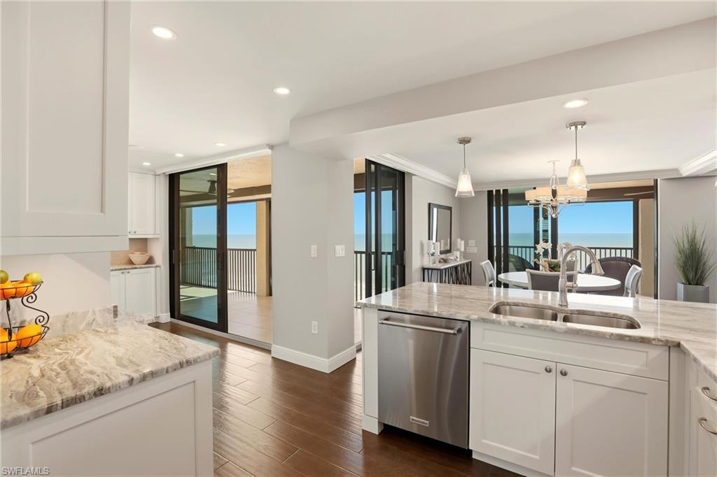 VILLAS OF VANDERBILT BEACH - Residential