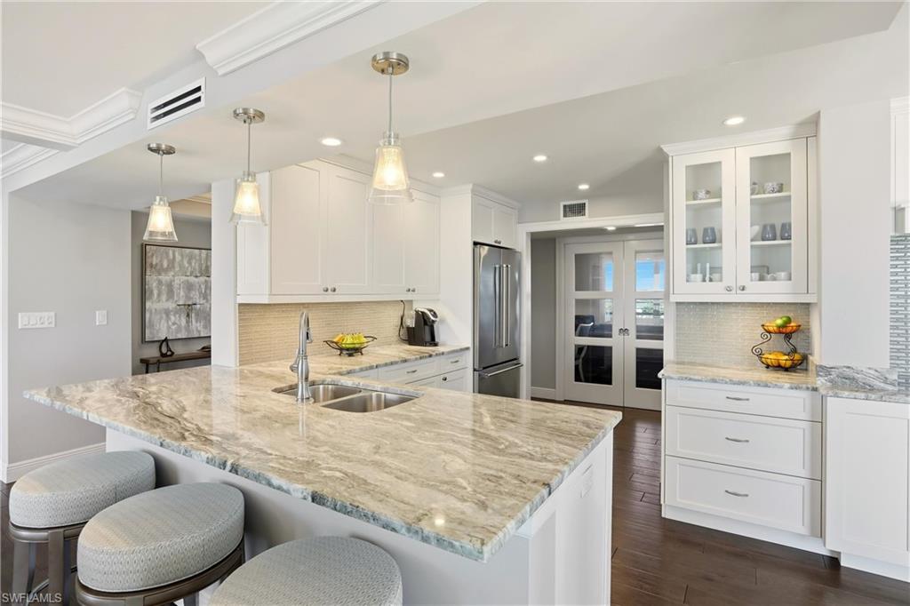 VILLAS OF VANDERBILT BEACH - Residential