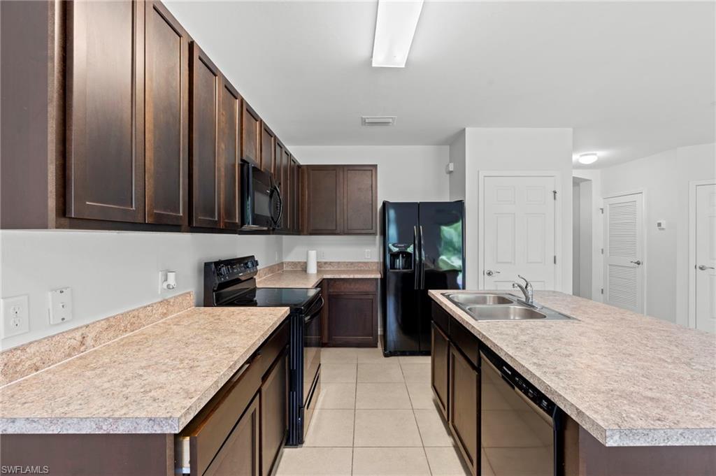 ENTRADA - Residential Lease