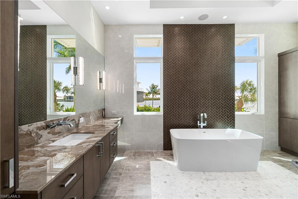 SOUTHPORT ON THE BAY - Residential