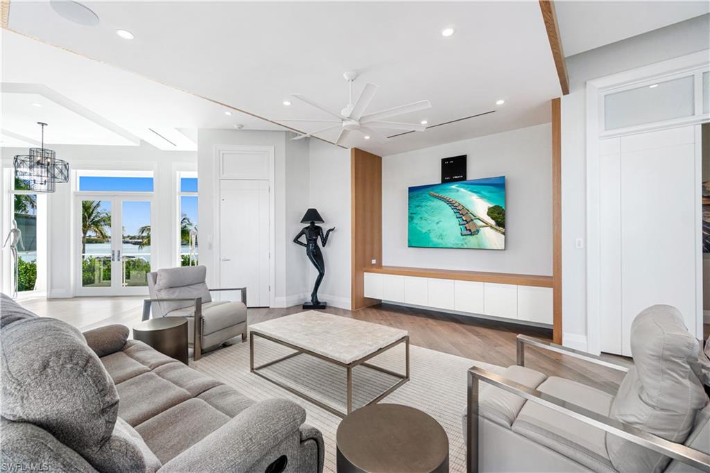 SOUTHPORT ON THE BAY - Residential