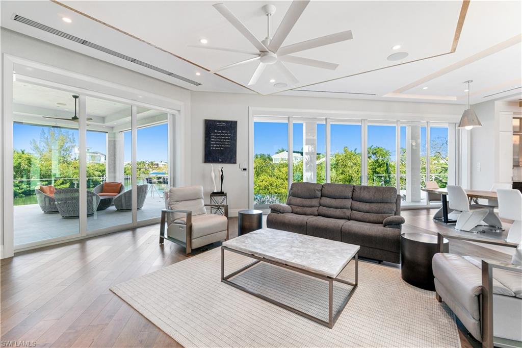 SOUTHPORT ON THE BAY - Residential