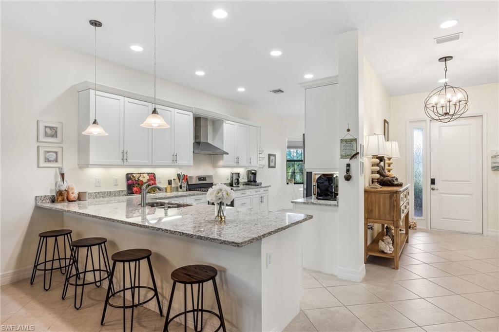 4360 Aurora ST
