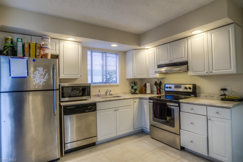 VILLAGE OF CEDARBEND - Residential