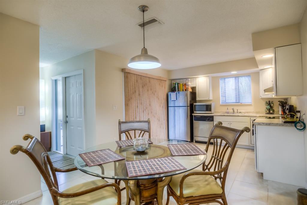 VILLAGE OF CEDARBEND - Residential