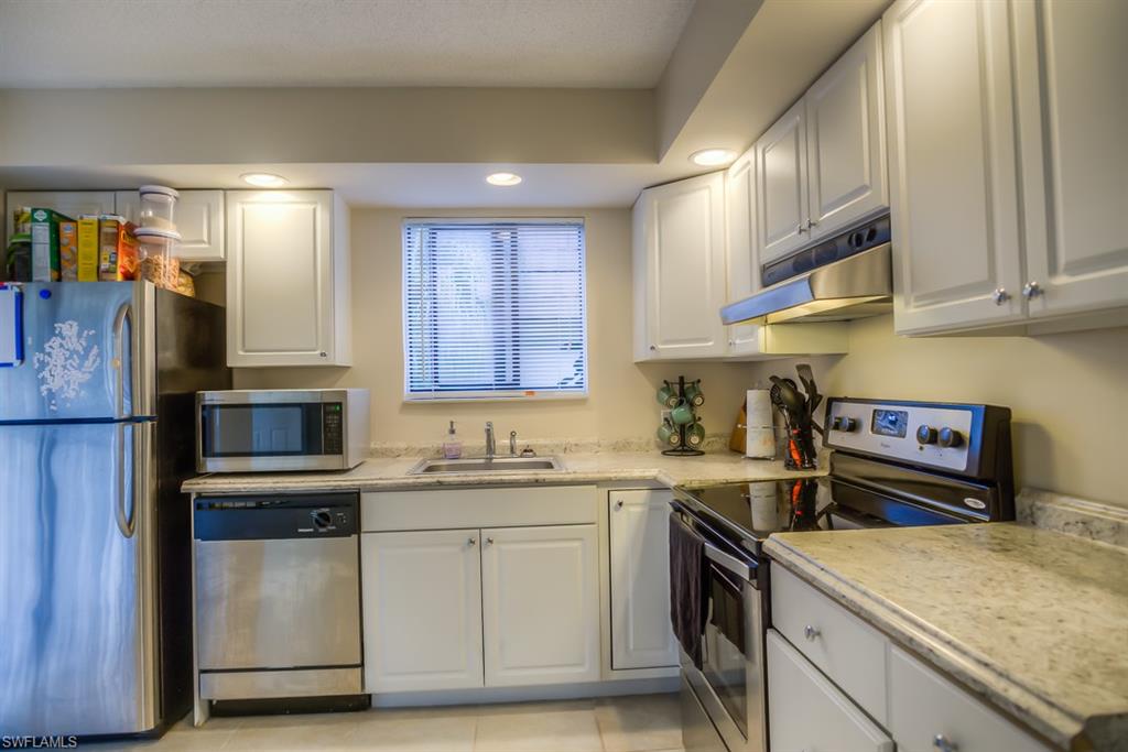 VILLAGE OF CEDARBEND - Residential