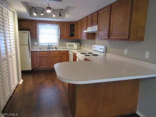 FOREST VILLAGE - Residential Lease